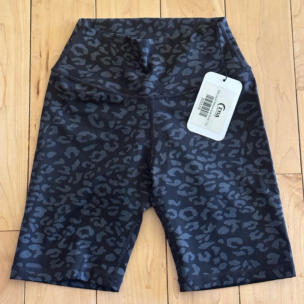 Zyia Black Leopard Reflective Hustle Shorts 7” - Picture 2 of 5